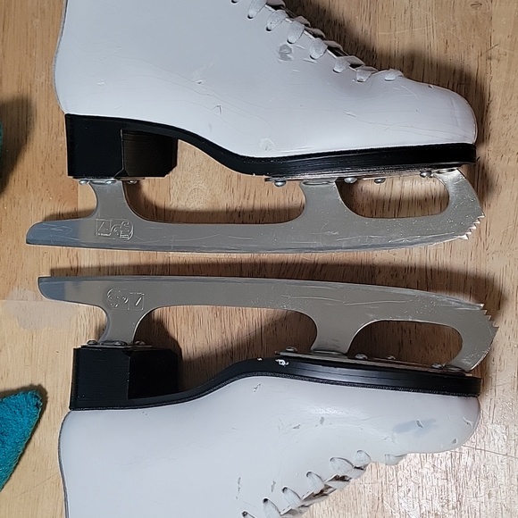 Vintage Jackson Ice Skates - Picture 7 of 12